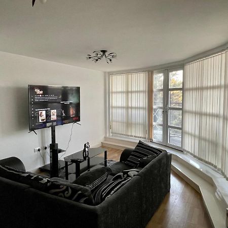 King Dems Home Dagenham Extérieur photo