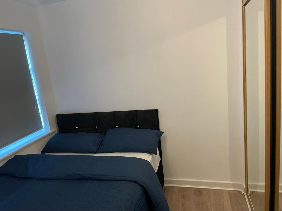 King Dems Home Dagenham Extérieur photo
