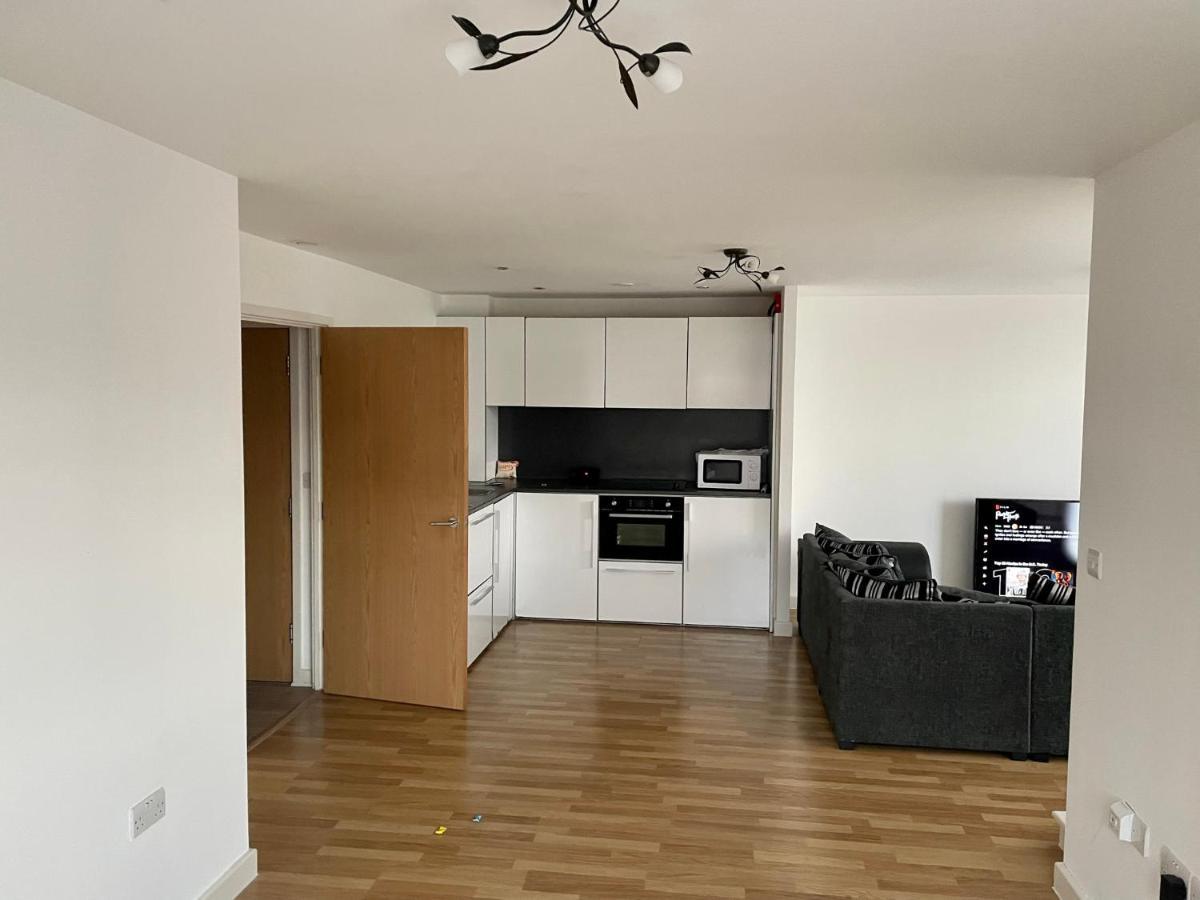 King Dems Home Dagenham Extérieur photo