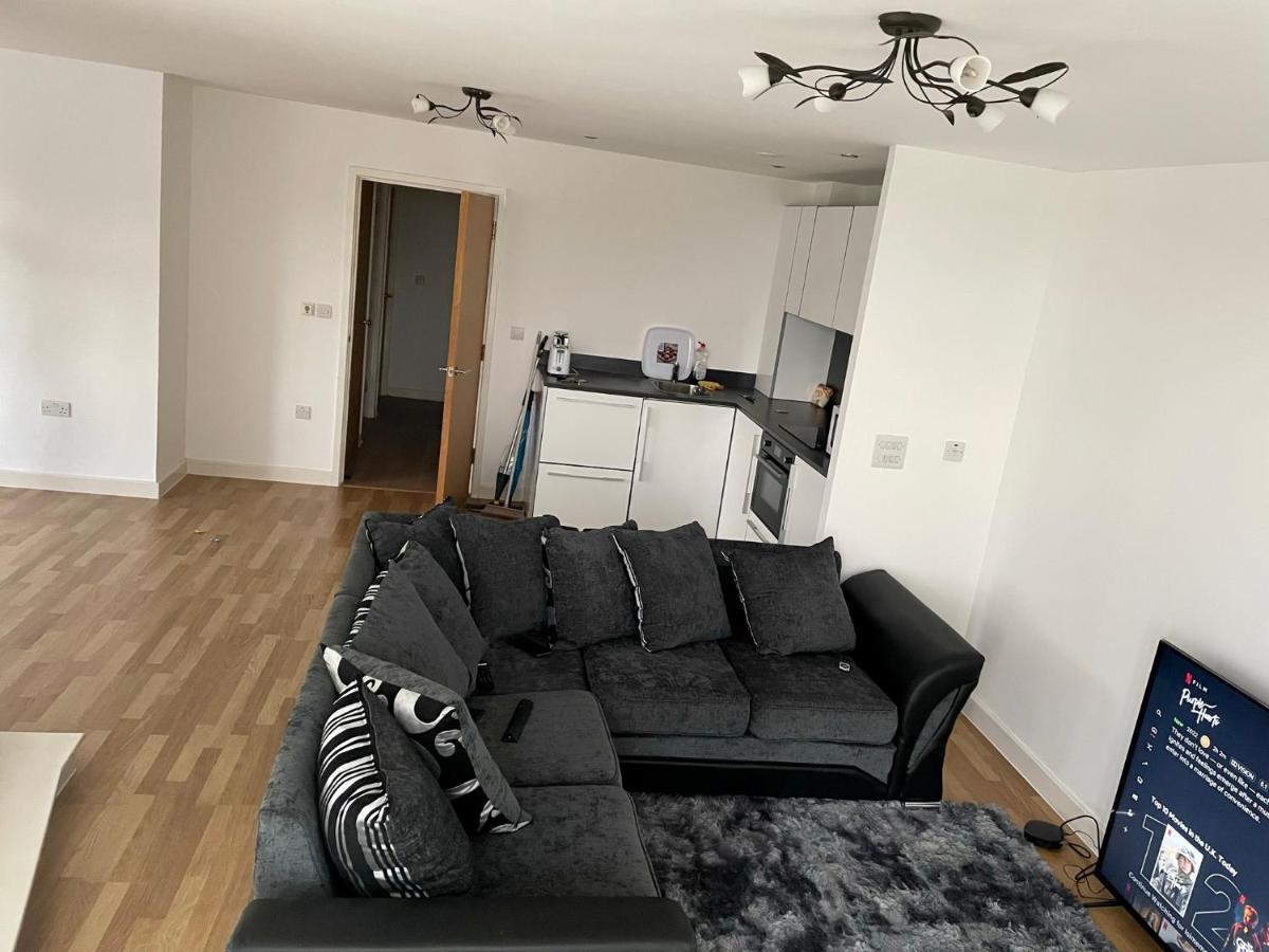 King Dems Home Dagenham Extérieur photo