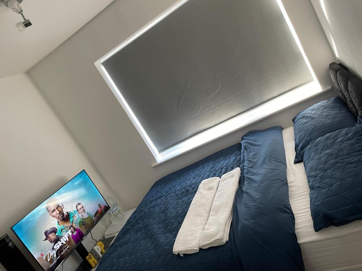 King Dems Home Dagenham Extérieur photo